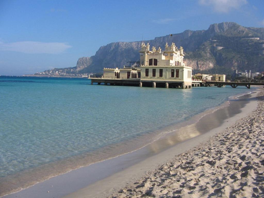 Casa Perciata - Locazione Turistica Apartment Мондело Екстериор снимка
