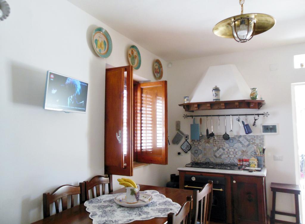 Casa Perciata - Locazione Turistica Apartment Мондело Екстериор снимка